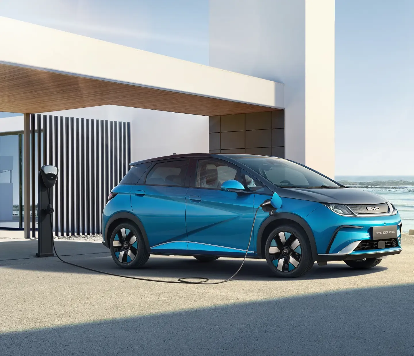 BYD DOLPhin azul a carregar