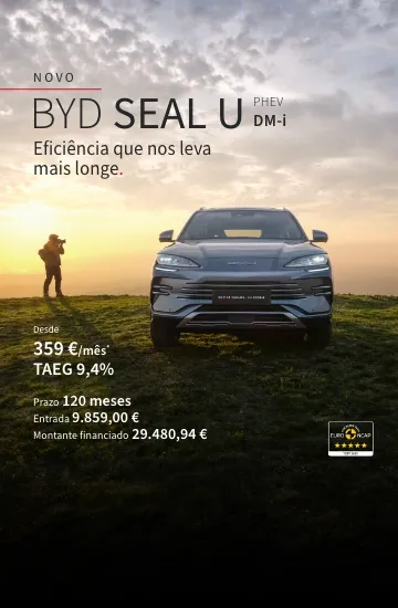 BYD SEAL U DM-i numa planície