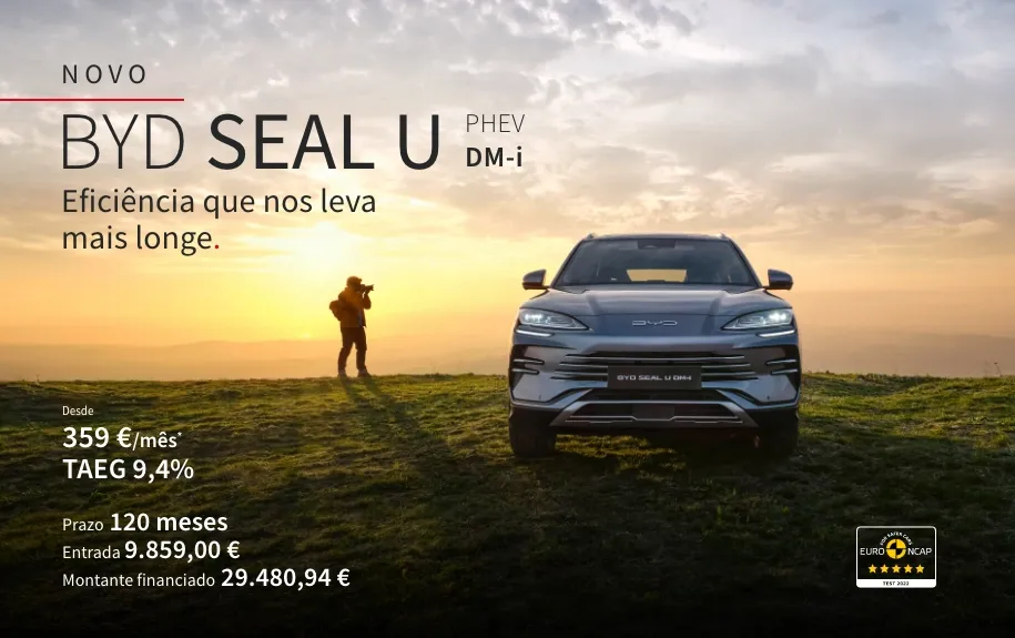 BYD SEAL U DM-i numa planície