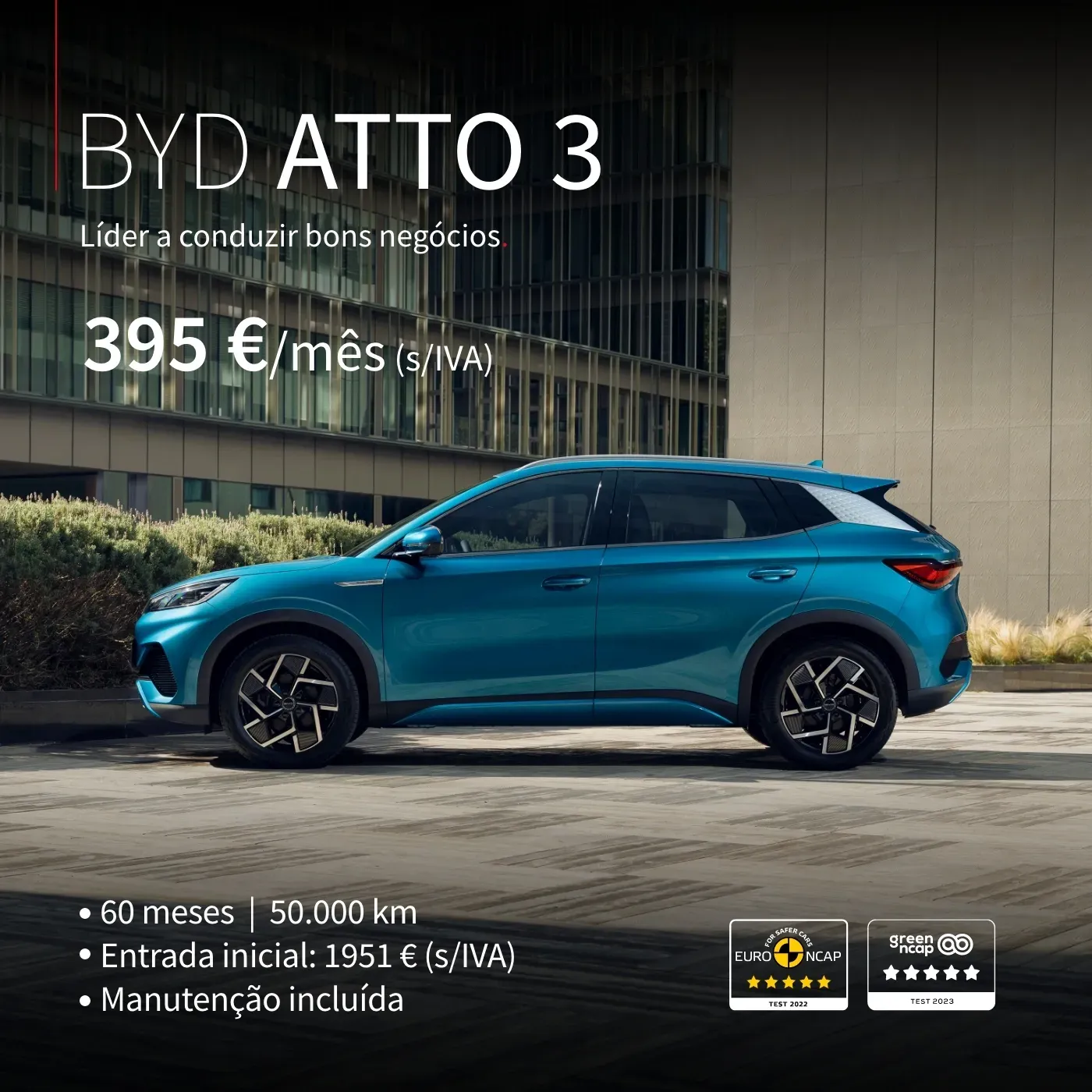 Imagem da Campanha BYD ATTO 3 com o BYD ATTO 3 estacionado de perfil numa cidade
