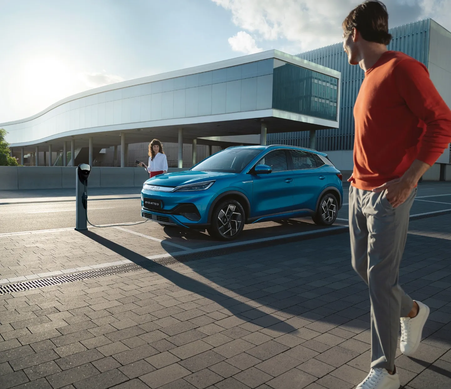 BYD ATTO 3 em estação de carregamento